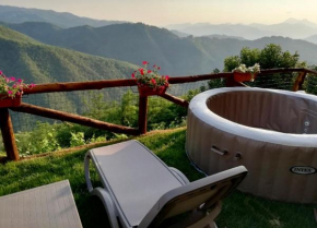 Home Holidays Crasciana, con terrazza vista sulle Alpi Apuane., Crasciana